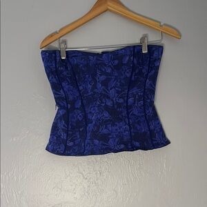White House Black Market Blue Floral Crop Top 5